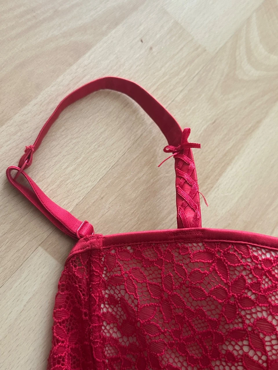 Bustier guêpière Etam vermelho renda 95C com porta-jarretelles – photo 6